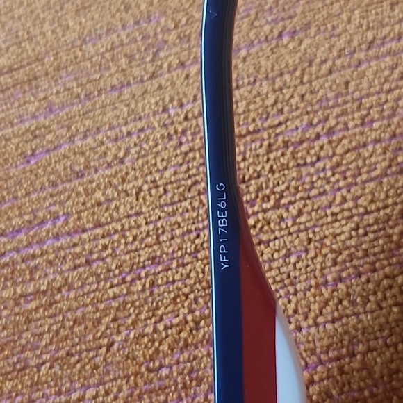 **HP** GUCCI Sunglasses - Picture 11 of 15